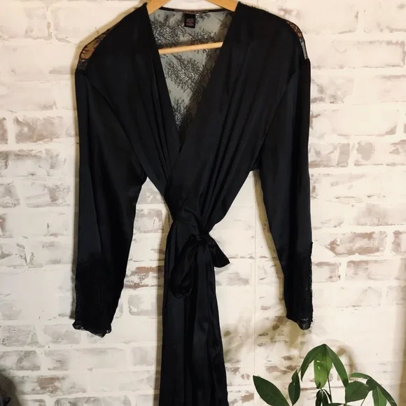 COPY - Victoria’s Secret Lace Inset Robe - Picture 2 of 10